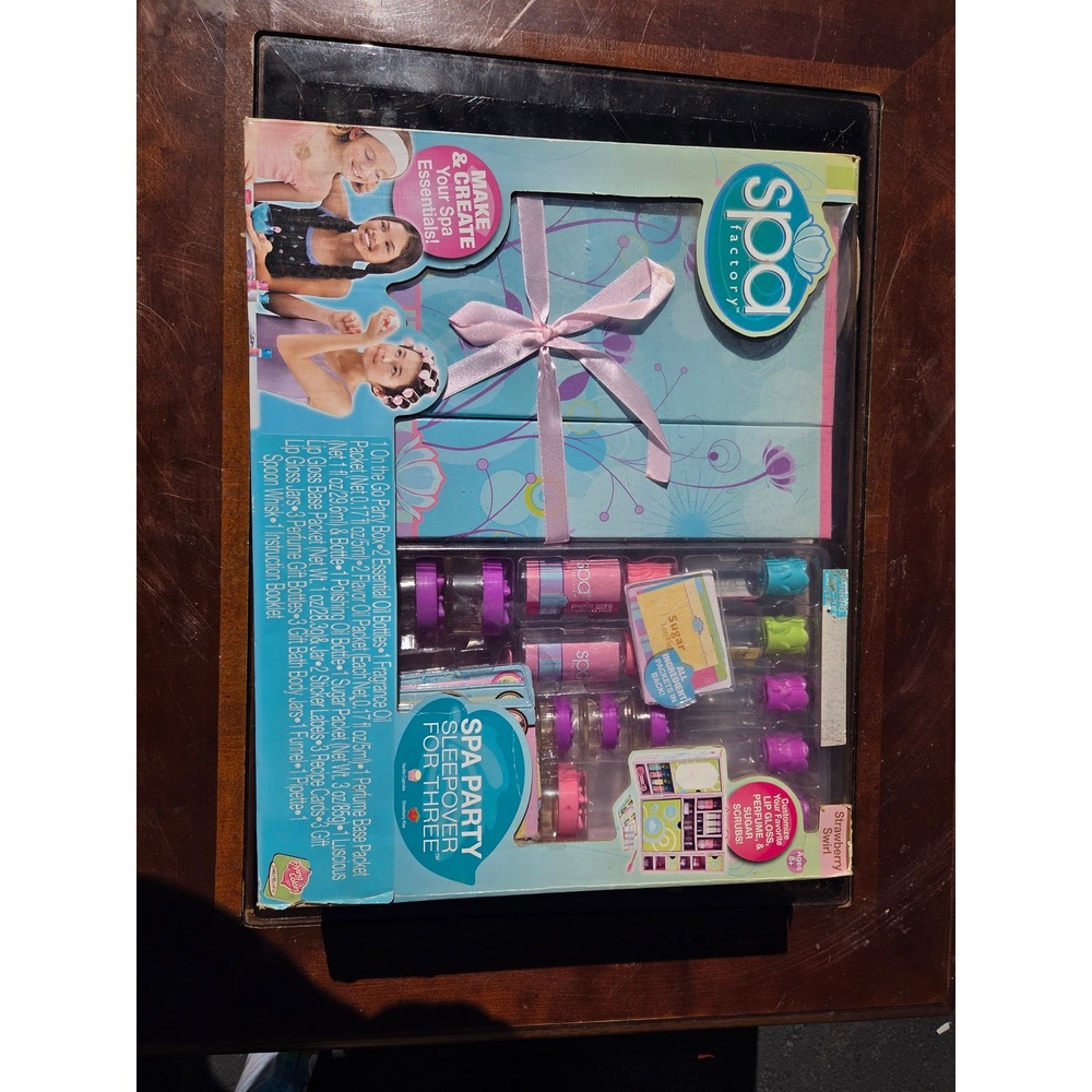 Jakks Pacific Spa Factory Sleepover For Three Strawberry Swirl DIY Beauty Kit
